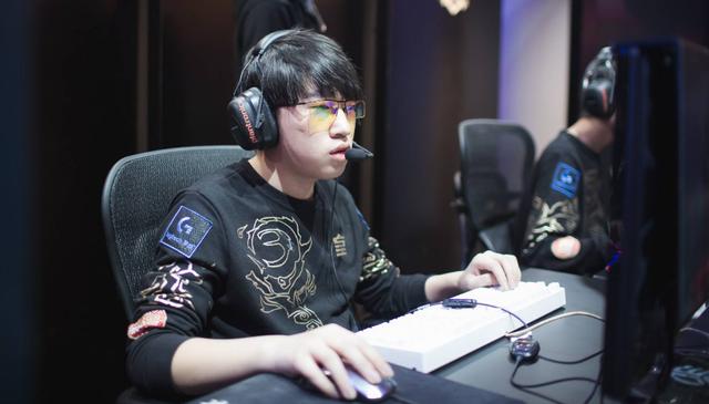 援的持球突 援的持球突